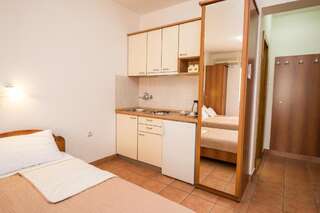 Апартаменты Apartments Sofija Будва Стандартный номер-студио-9